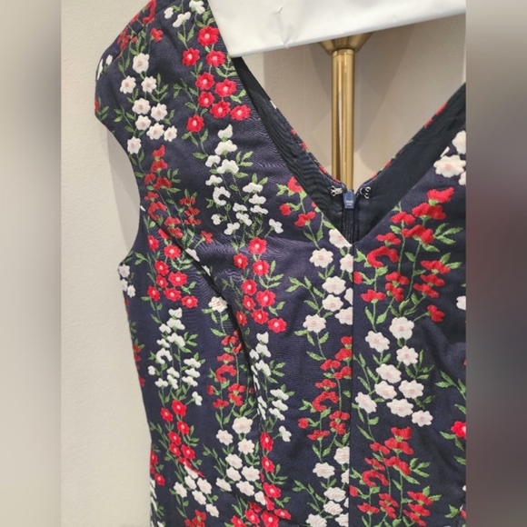 Discreet Floral Capped Sleeve Brooks Brothers Navy Dress Size 2 - Picture 6 of 11